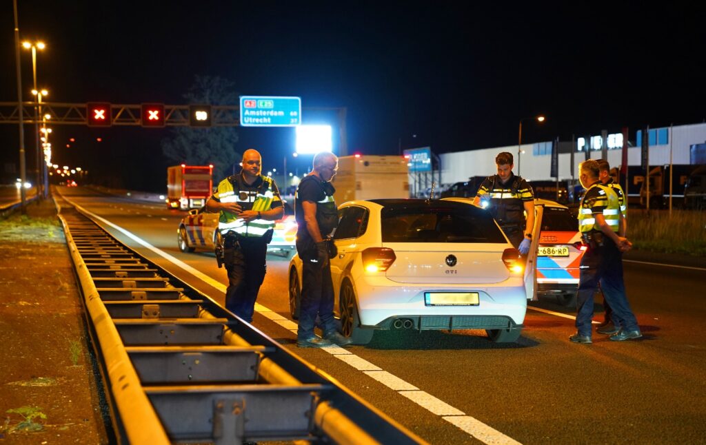 Politieachtervolging eindigt bij Zaltbommel: taser in kofferbak